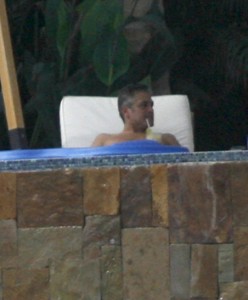 George si rilassa in Messico