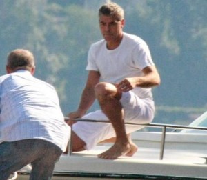 George sul lago con mamma e papà