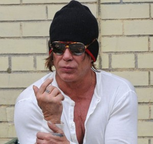 Il look definitivo di Mickey Rourke