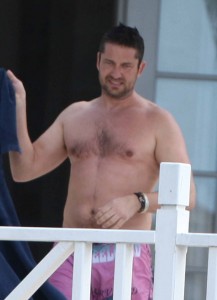 Gerard Butler un po’ troppo rilassato