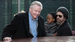 Angelina fa pace col padre