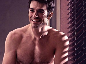 Luca Argentero in mutande