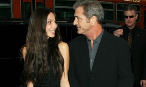 Mel Gibson insulta la sua ex