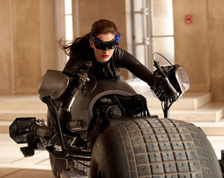 Anne Hathaway Movies List 2011 on Anne Hathaway  Ecco Catwoman   Movielicious